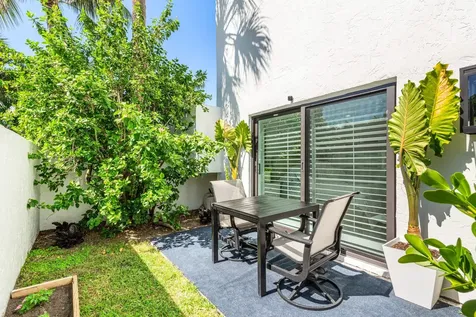 931 Palm Trail Delray Beach FL 33483