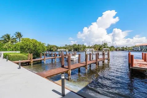 931 Palm Trail Delray Beach FL 33483
