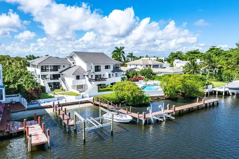 931 Palm Trail Delray Beach FL 33483