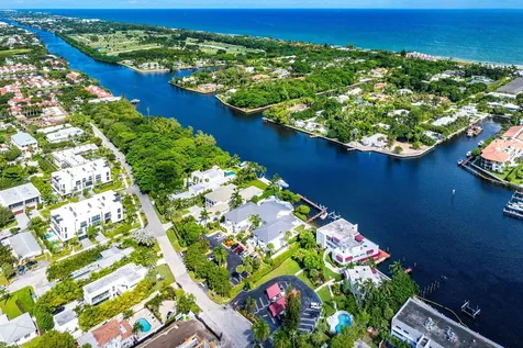 931 Palm Trail Delray Beach FL 33483