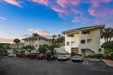 931 Palm Trail Delray Beach FL 33483