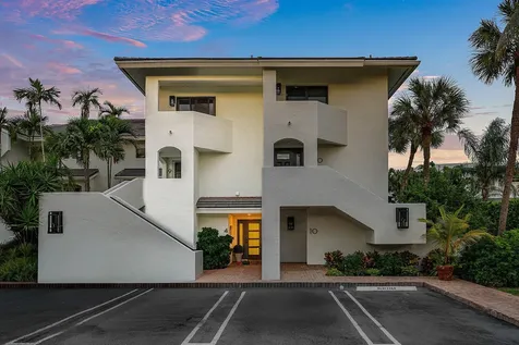 931 Palm Trail Delray Beach FL 33483