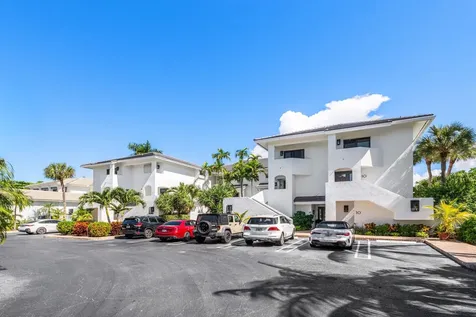 931 Palm Trail Delray Beach FL 33483