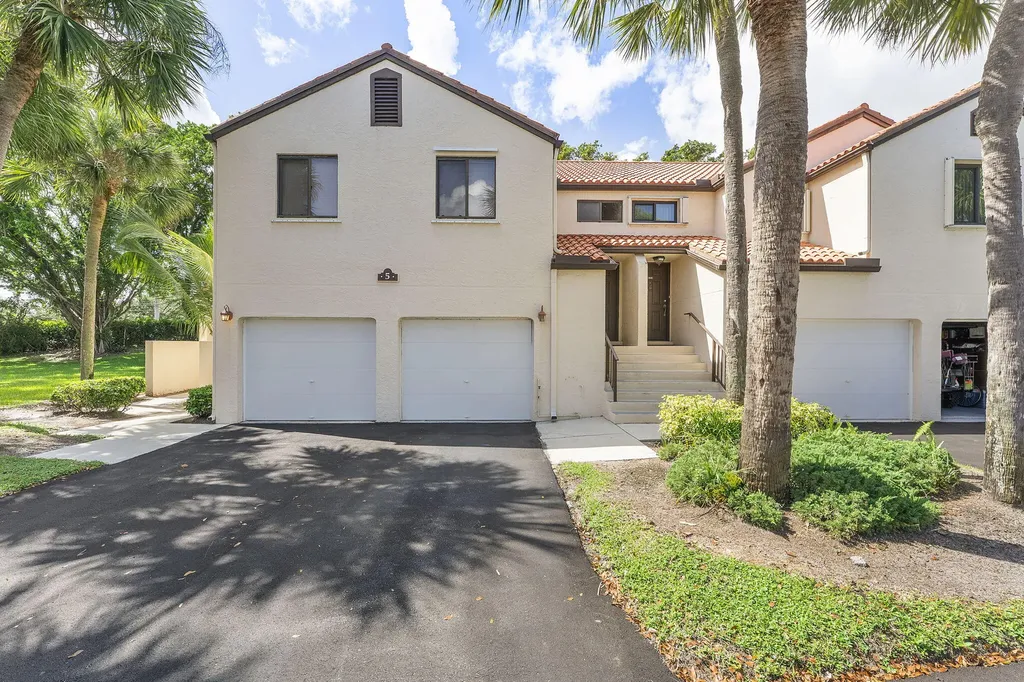 5 Via De Casas Sur Boynton Beach FL 33426