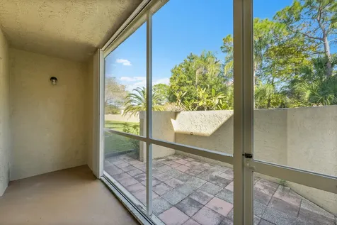 1548 Se Royal Green Circle Port Saint Lucie FL 34952