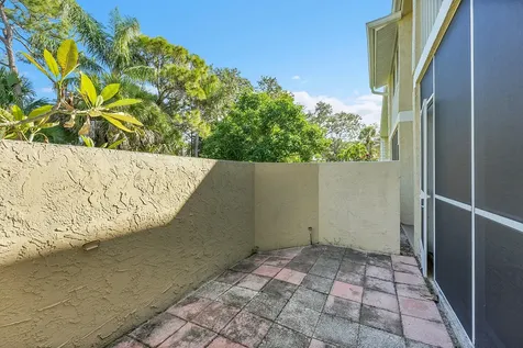 1548 Se Royal Green Circle Port Saint Lucie FL 34952