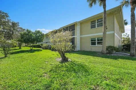 1548 Se Royal Green Circle Port Saint Lucie FL 34952