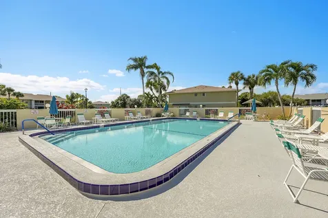 1548 Se Royal Green Circle Port Saint Lucie FL 34952