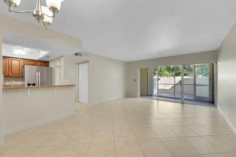 1548 Se Royal Green Circle Port Saint Lucie FL 34952