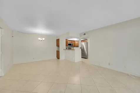 1548 Se Royal Green Circle Port Saint Lucie FL 34952