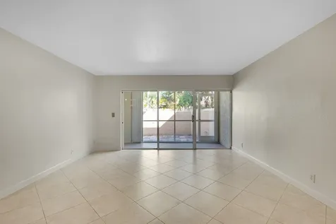 1548 Se Royal Green Circle Port Saint Lucie FL 34952