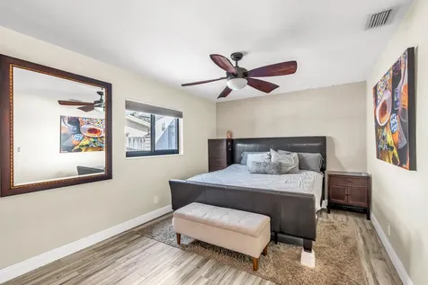 2000 Nw 38th Street Oakland Park FL 33305