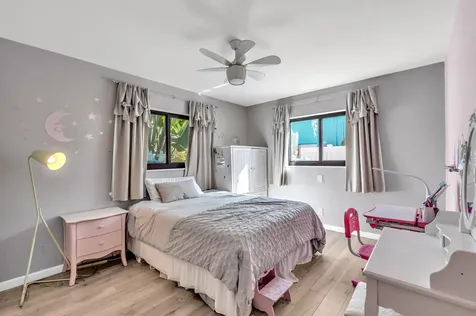 2000 Nw 38th Street Oakland Park FL 33305
