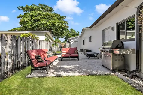 2000 Nw 38th Street Oakland Park FL 33305