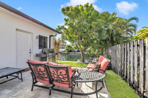 2000 Nw 38th Street Oakland Park FL 33305