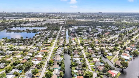 2000 Nw 38th Street Oakland Park FL 33305