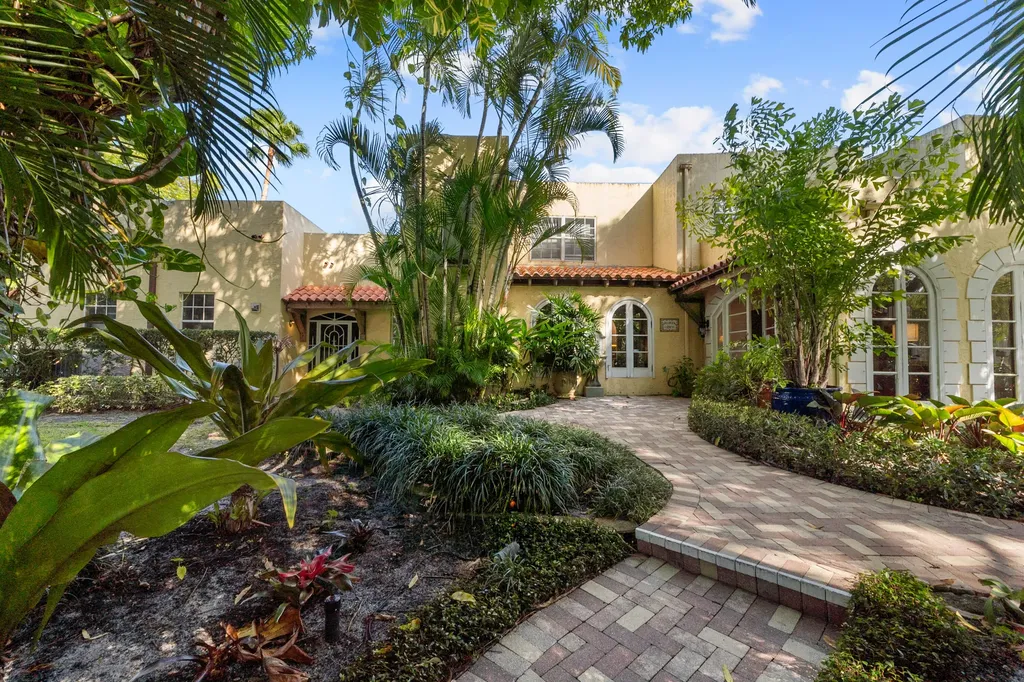 1608 Lake Avenue West Palm Beach FL 33401