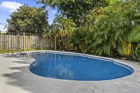 3318 Nw 69th Court Fort Lauderdale FL 33309