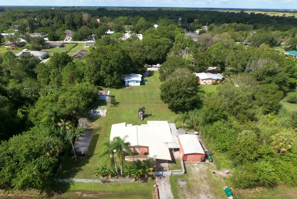3497 Nw 24th Avenue Okeechobee FL 34972