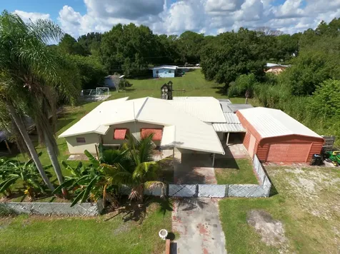 3497 Nw 24th Avenue Okeechobee FL 34972