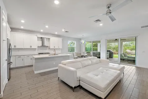 10616 Starling Way West Palm Beach FL 33412