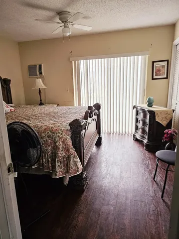 102 Easthampton E West Palm Beach FL 33417