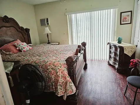 102 Easthampton E West Palm Beach FL 33417