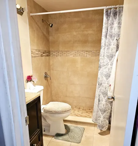 102 Easthampton E West Palm Beach FL 33417