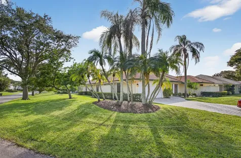 13 Saint Giles Road Palm Beach Gardens FL 33418