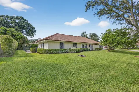 13 Saint Giles Road Palm Beach Gardens FL 33418