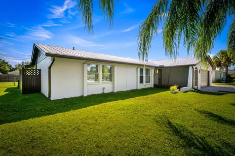 388 Se Tranquilla Avenue Port Saint Lucie FL 34983