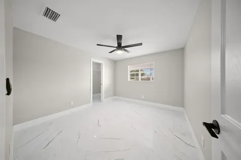 388 Se Tranquilla Avenue Port Saint Lucie FL 34983