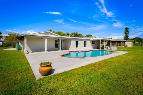 388 Se Tranquilla Avenue Port Saint Lucie FL 34983