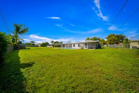 388 Se Tranquilla Avenue Port Saint Lucie FL 34983