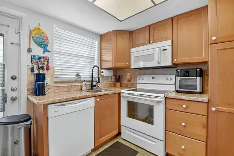 312 Ne 17th Avenue Boynton Beach FL 33435