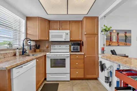 312 Ne 17th Avenue Boynton Beach FL 33435