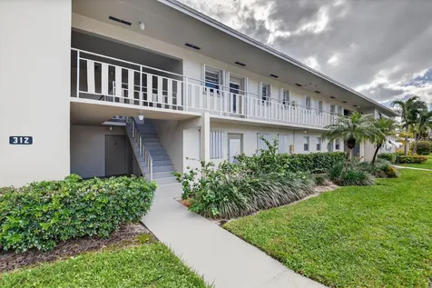 312 Ne 17th Avenue Boynton Beach FL 33435