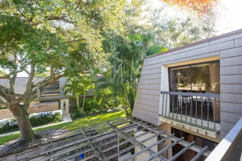 130 1st Terrace Palm Beach Gardens FL 33418