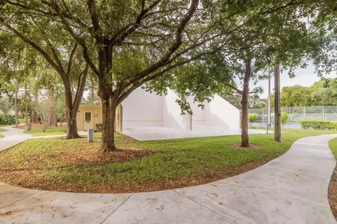 130 1st Terrace Palm Beach Gardens FL 33418