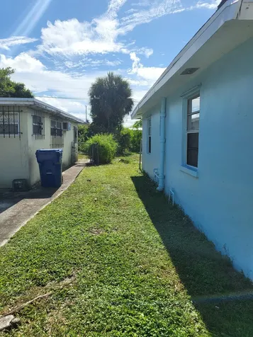 1119 W 32nd Street Riviera Beach FL 33404