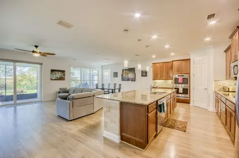 10095 Sw Indian Lilac Trail Port Saint Lucie FL 34987