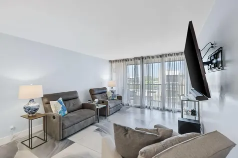 12 Royal Palm Way Boca Raton FL 33432