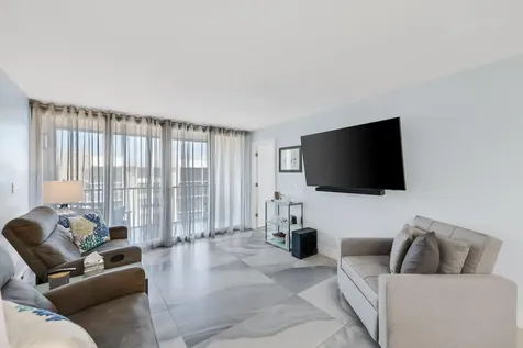 12 Royal Palm Way Boca Raton FL 33432