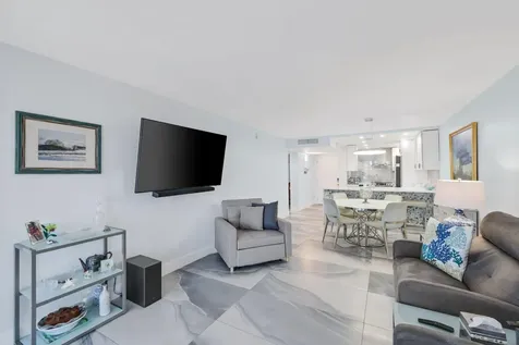 12 Royal Palm Way Boca Raton FL 33432