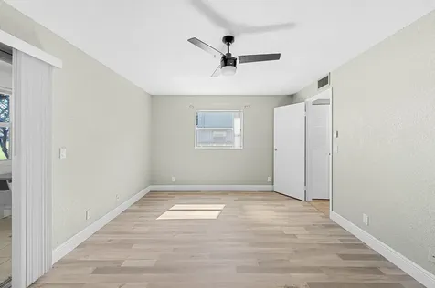 106 Tuscany B Delray Beach FL 33446