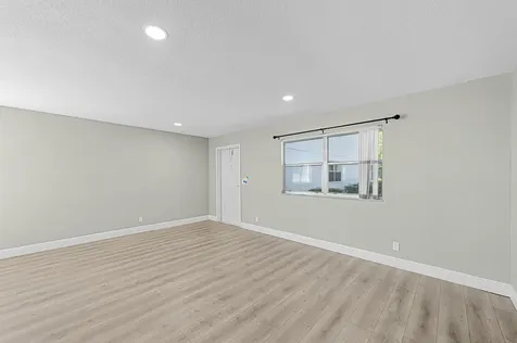 106 Tuscany B Delray Beach FL 33446