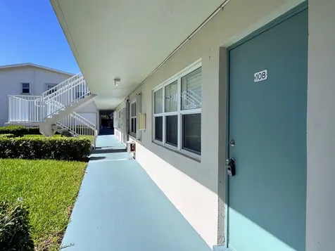 680 Horizons W Boynton Beach FL 33435