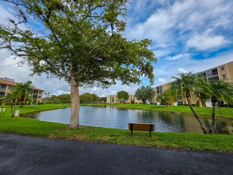 7960 Nw 50th Street Lauderhill FL 33351