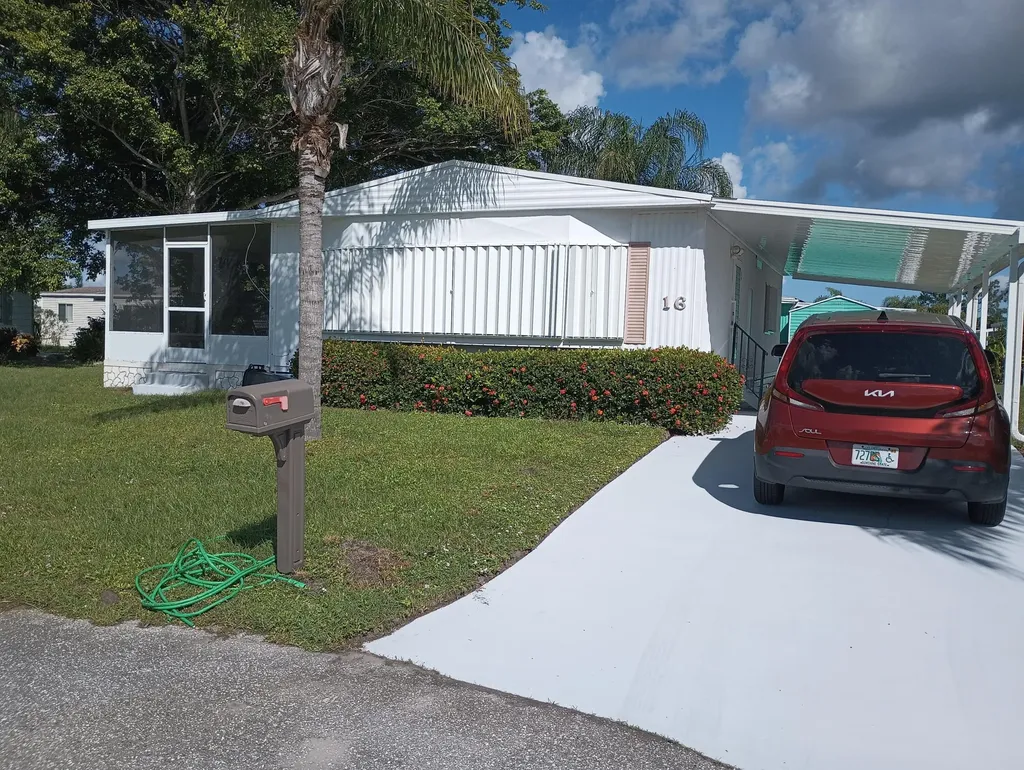 16 Guadalupe Port Saint Lucie FL 34952