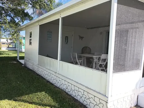16 Guadalupe Port Saint Lucie FL 34952